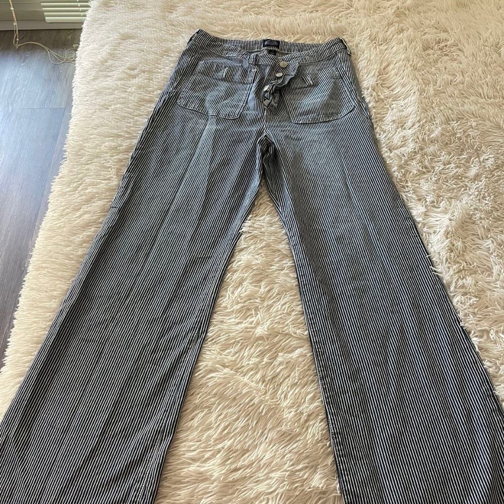 Stripe flare bottom jeans 👖